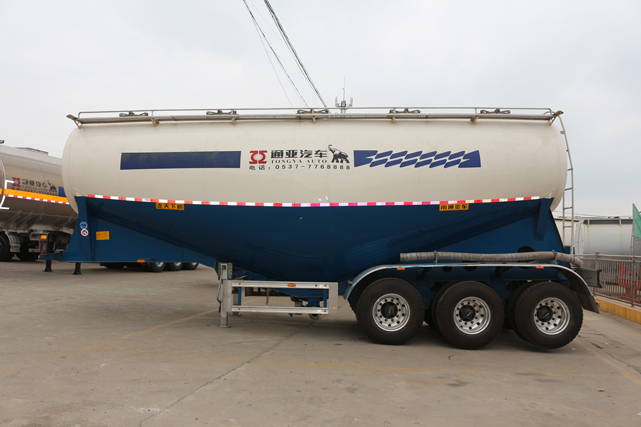 通亞汽車顛覆行業(yè)傳統(tǒng)運輸方式！再次引領(lǐng)輕型罐車發(fā)展潮流！